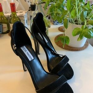 Steve Madden black heels